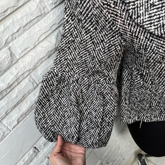 Black and White Woven Coat - Picture 5 of 10